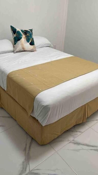 Costa Malaga 1 Banus Apartment อากาปุลโก ภายนอก รูปภาพ